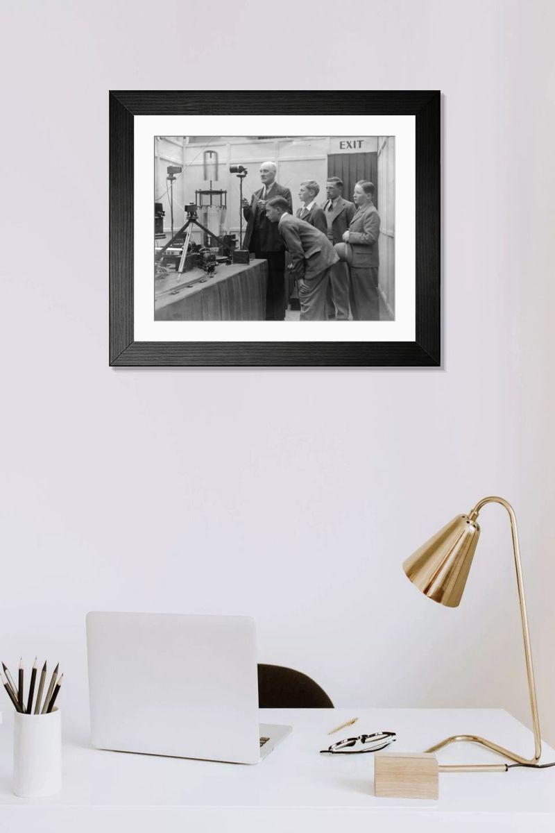 Shown hanging in a room: Modern 14"x12" (36x31cm)
