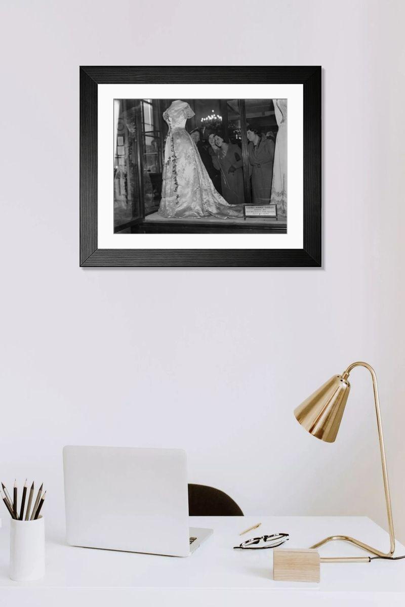 Shown hanging in a room: Modern 14"x12" (36x31cm)