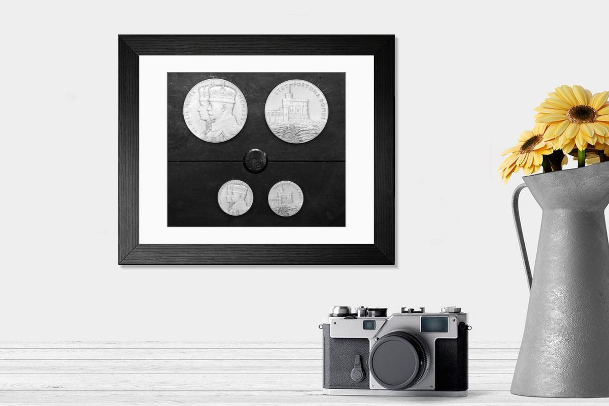 Shown hanging in a room: Modern 14"x12" (36x31cm)