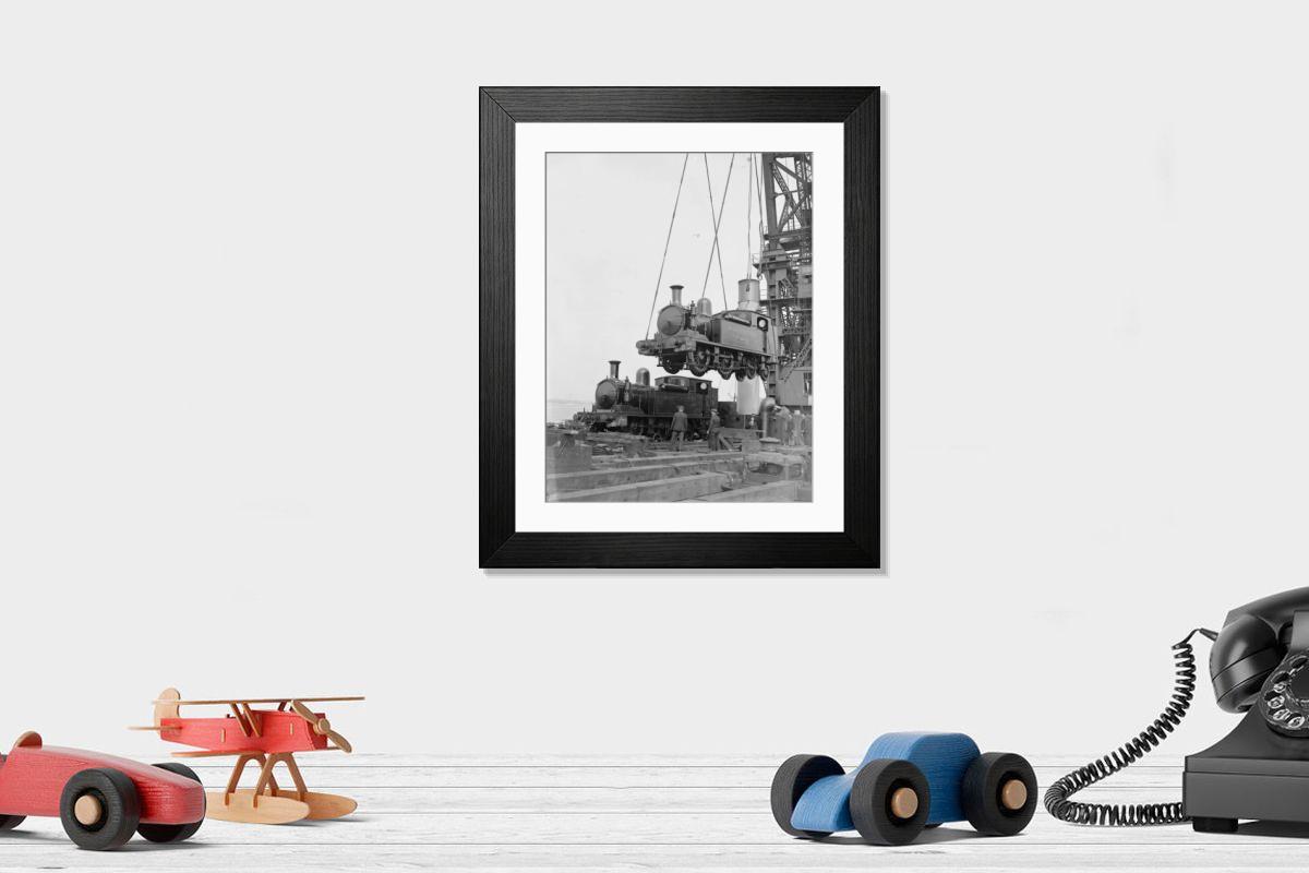 Shown hanging in a room: Modern 14"x12" (36x31cm)