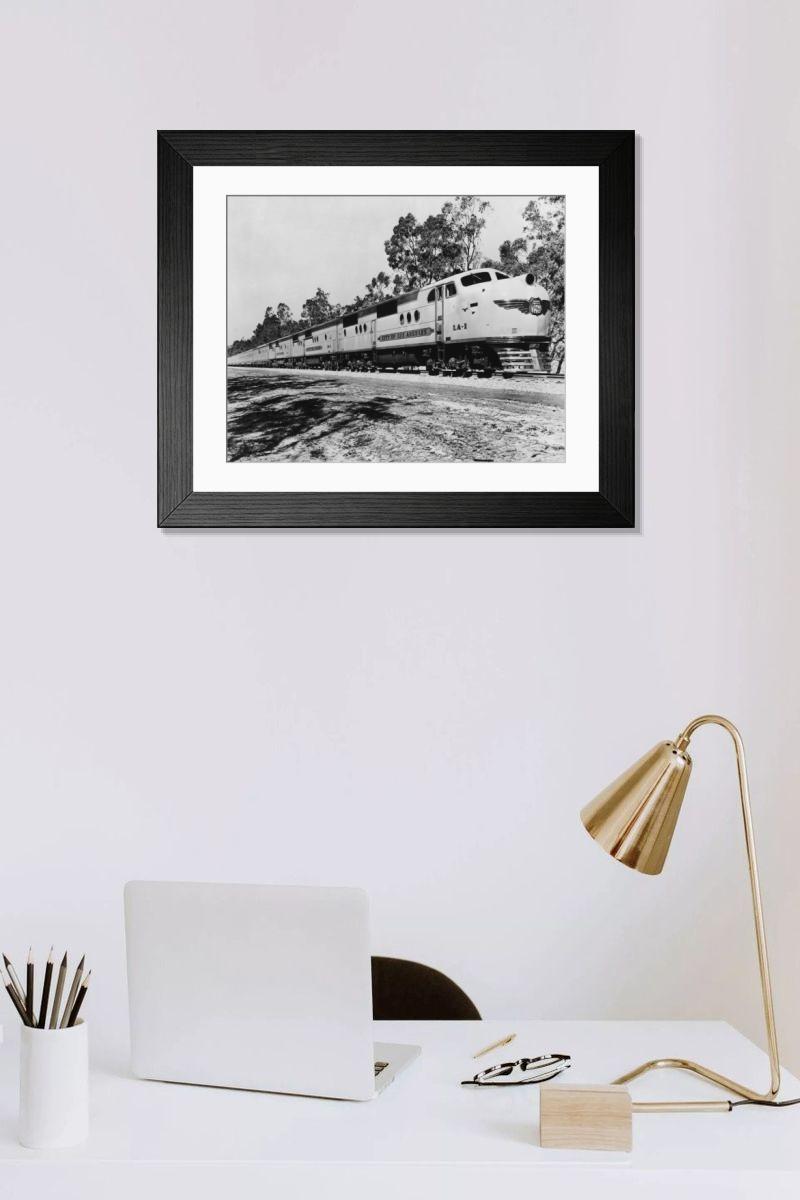 Shown hanging in a room: Modern 14"x12" (36x31cm)