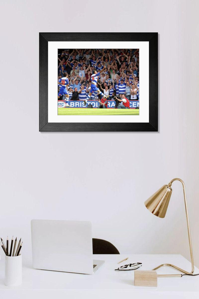 Shown hanging in a room: Modern 14"x12" (36x31cm)