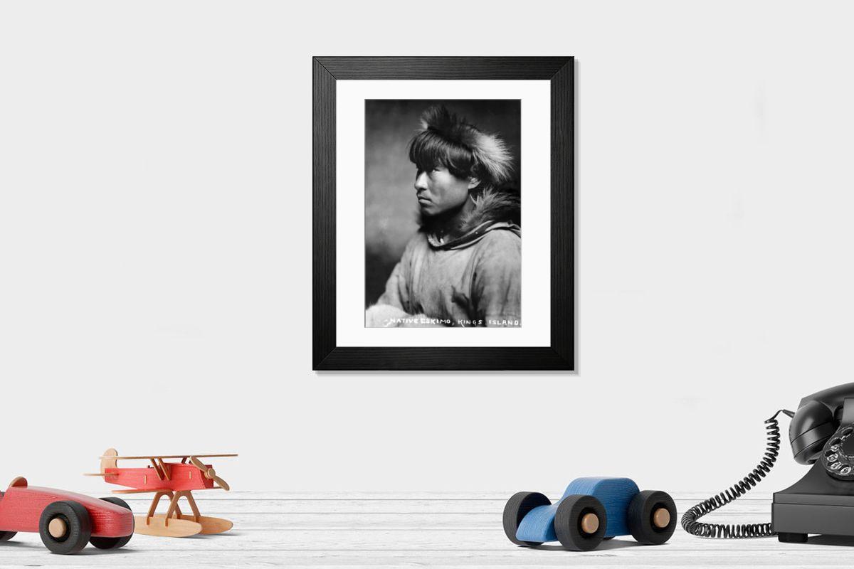 Shown hanging in a room: Modern 14"x12" (36x31cm)