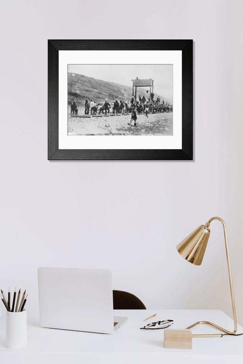 Shown hanging in a room: Modern 14"x12" (36x31cm)