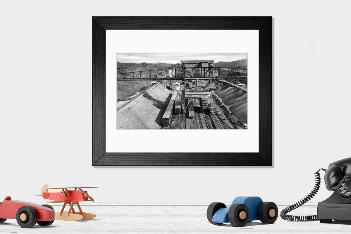 Shown hanging in a room: Modern 14"x12" (36x31cm)