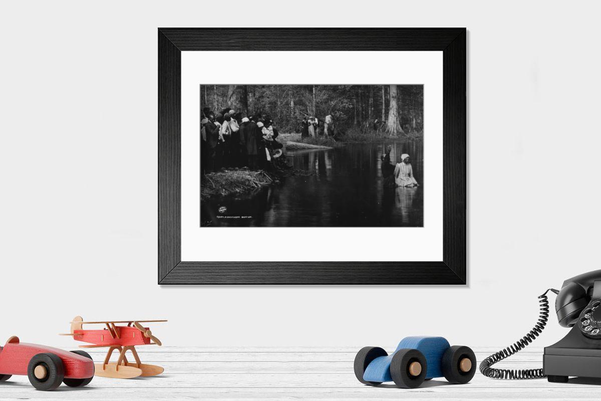 Shown hanging in a room: Modern 14"x12" (36x31cm)
