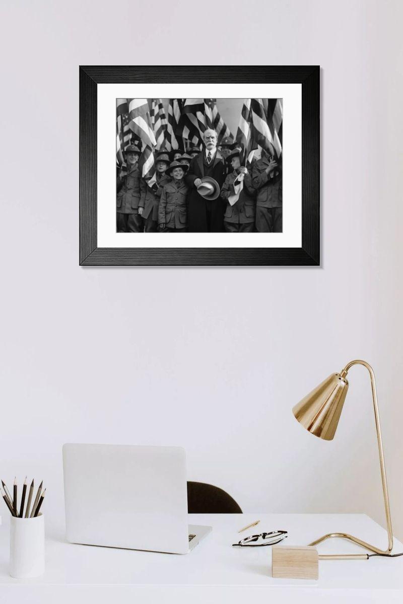Shown hanging in a room: Modern 14"x12" (36x31cm)
