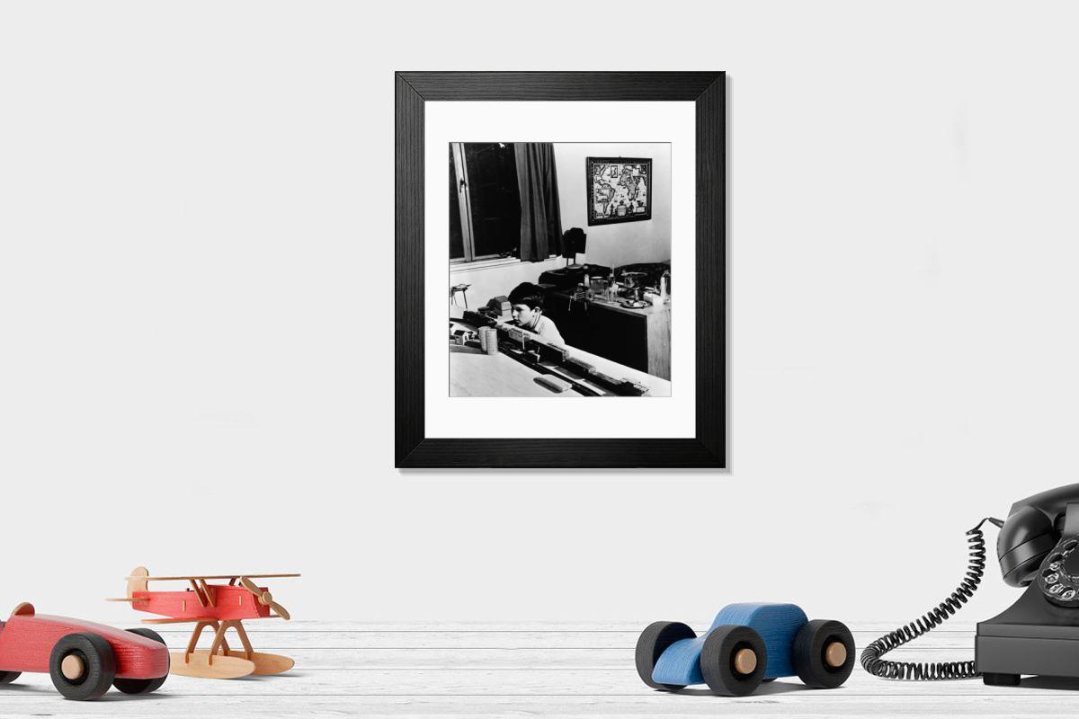 Shown hanging in a room: Modern 14"x12" (36x31cm)