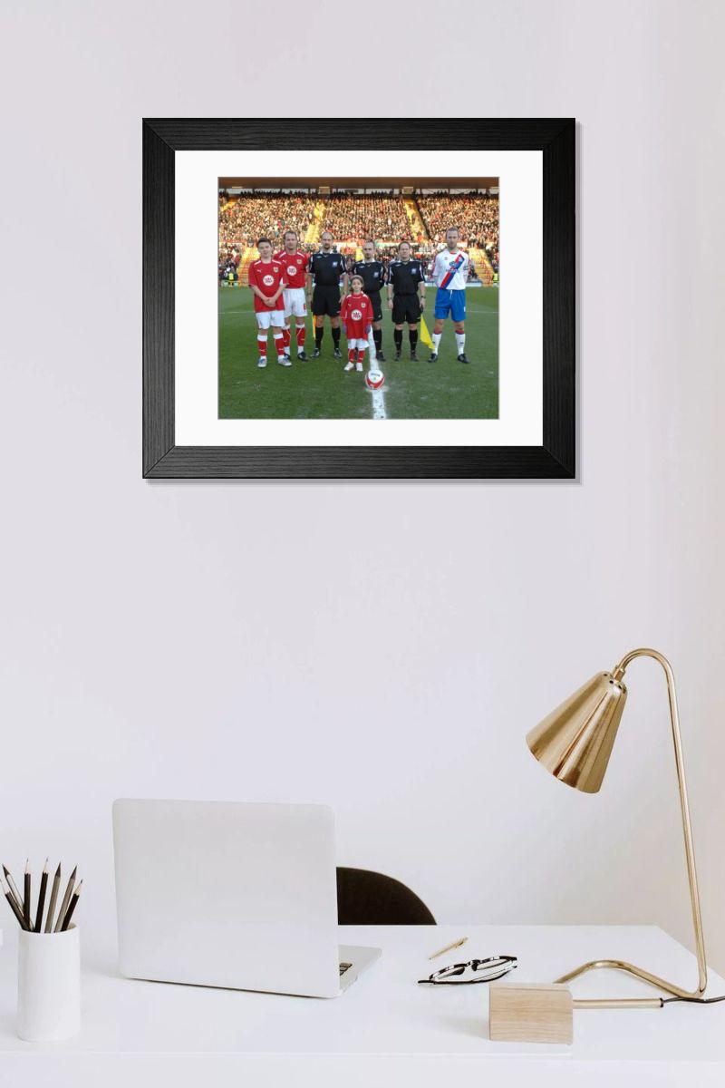 Shown hanging in a room: Modern 14"x12" (36x31cm)