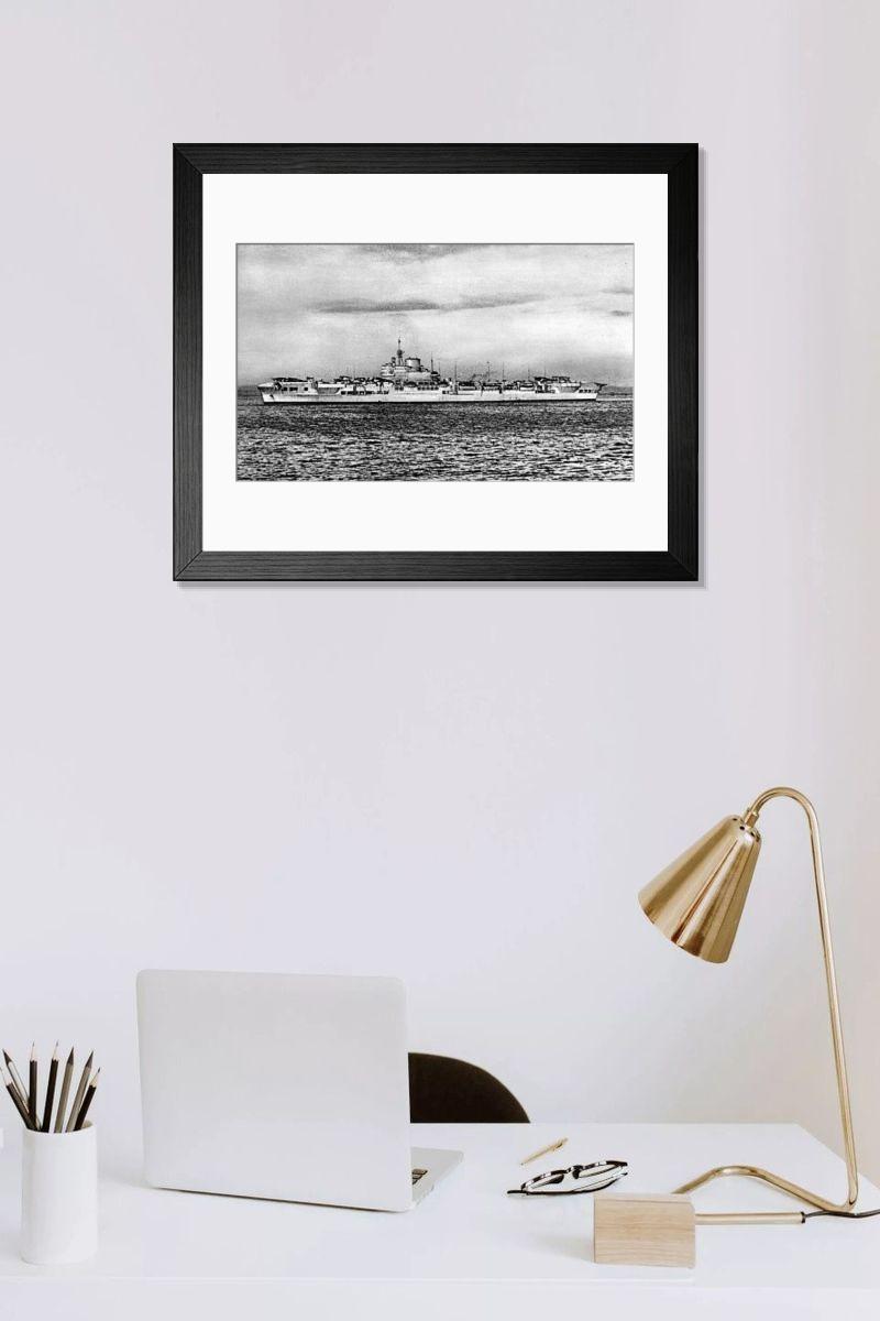Shown hanging in a room: Modern 14"x12" (36x31cm)