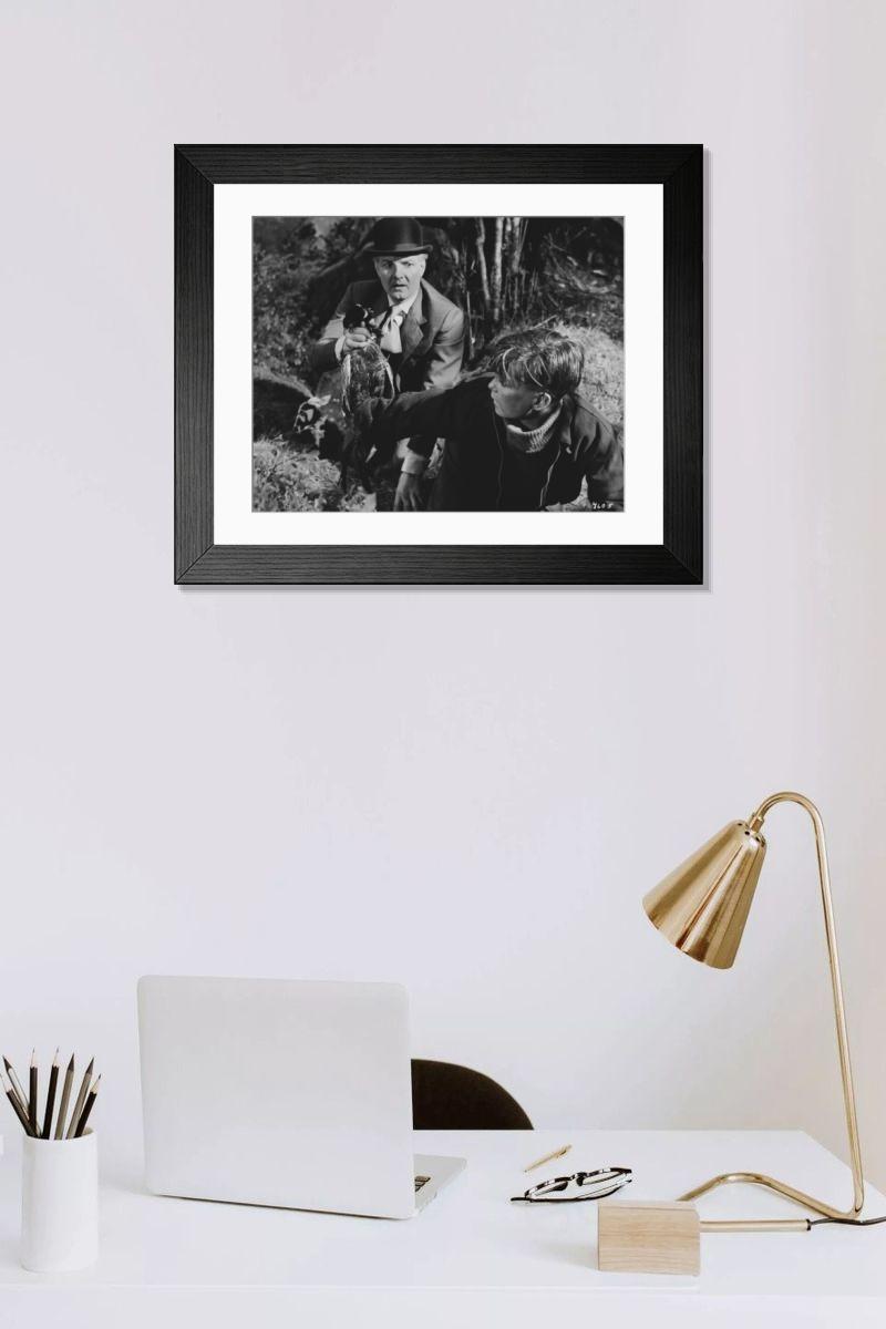 Shown hanging in a room: Modern 14"x12" (36x31cm)