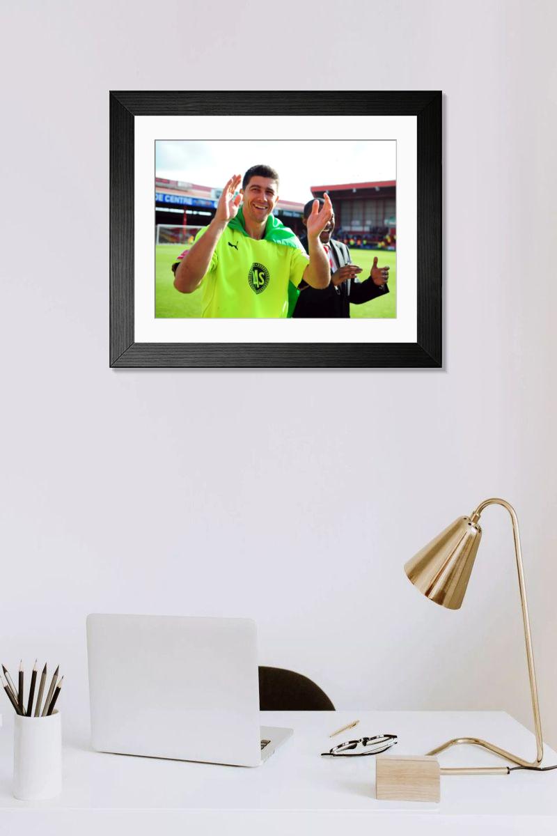Shown hanging in a room: Modern 14"x12" (36x31cm)