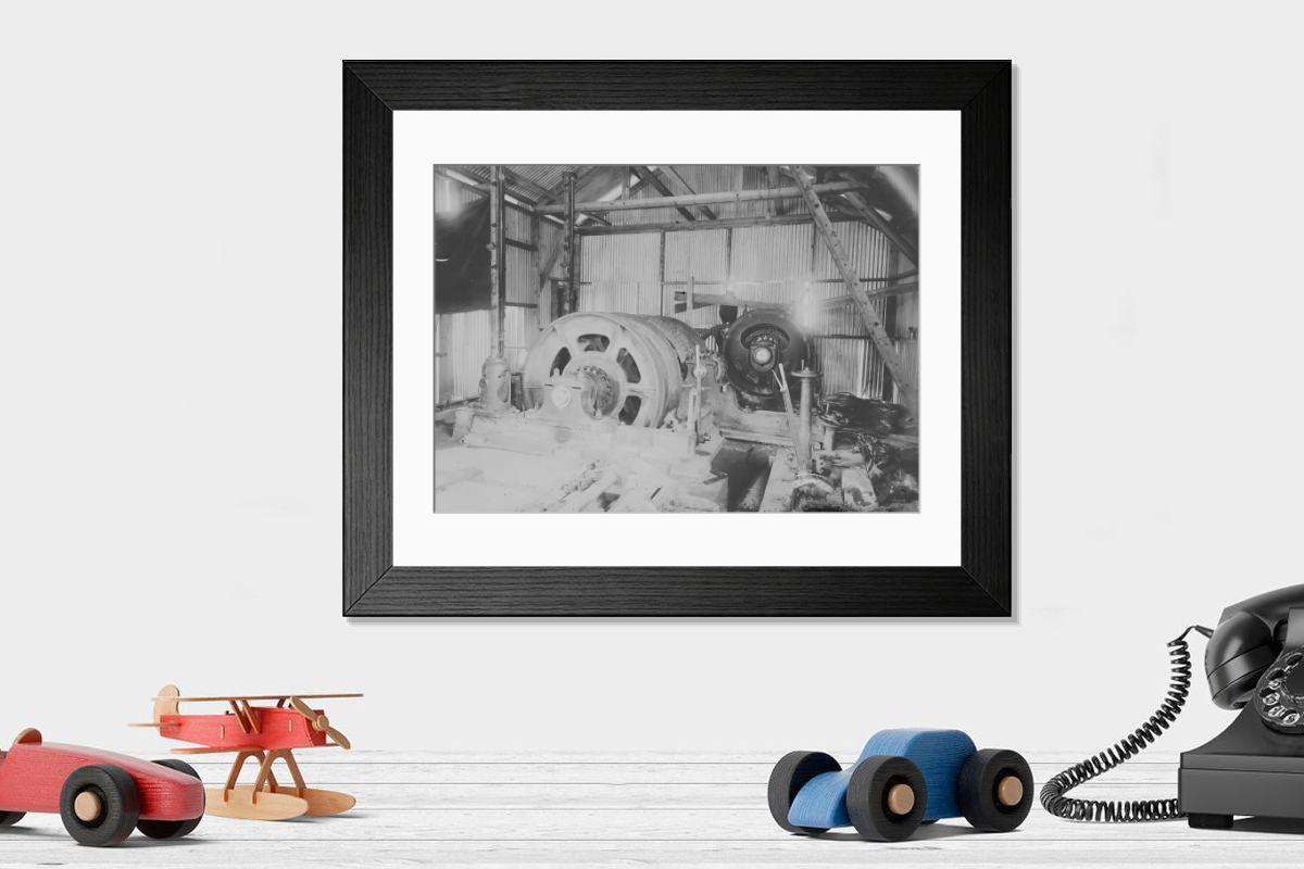 Shown hanging in a room: Modern 14"x12" (36x31cm)