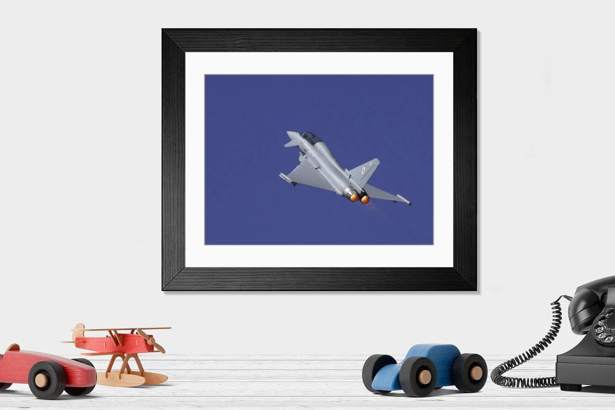 Shown hanging in a room: Modern 14"x12" (36x31cm)