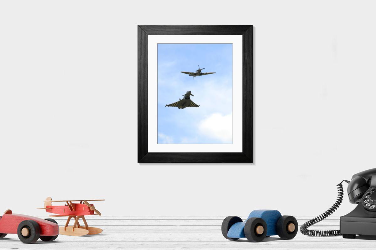 Shown hanging in a room: Modern 14"x12" (36x31cm)