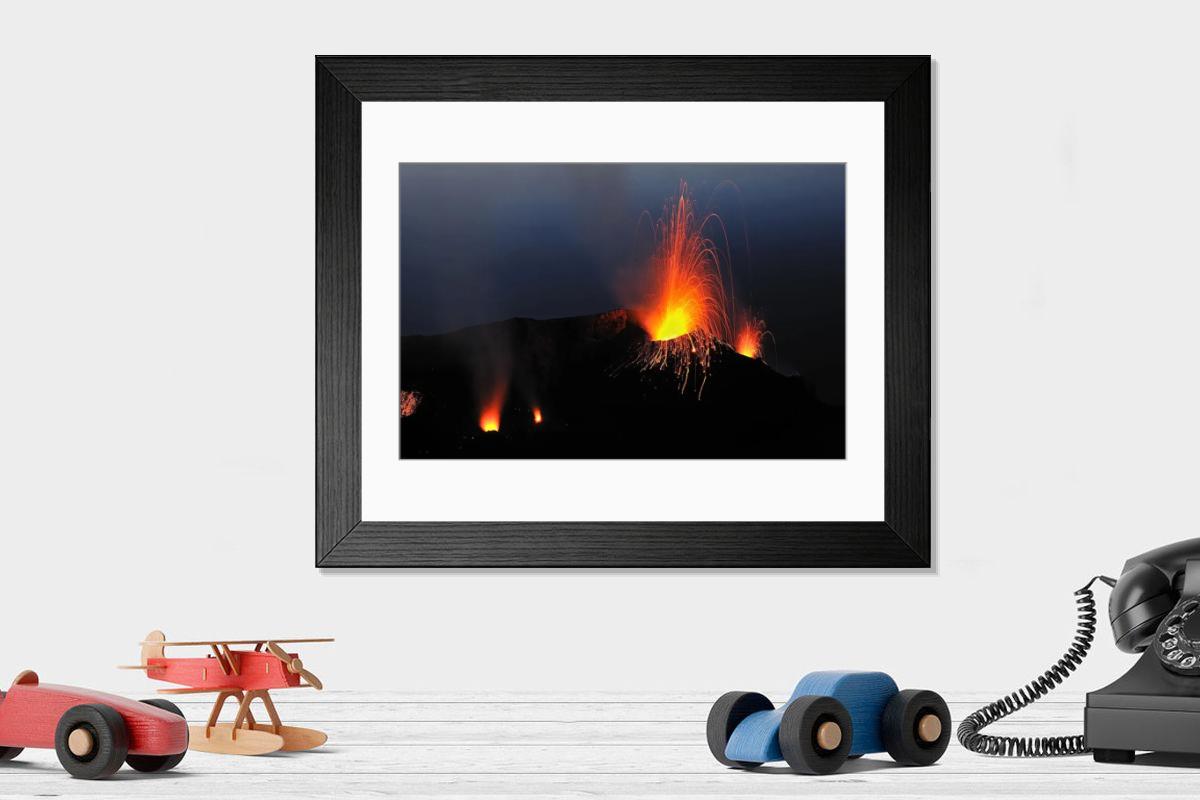 Shown hanging in a room: Modern 14"x12" (36x31cm)