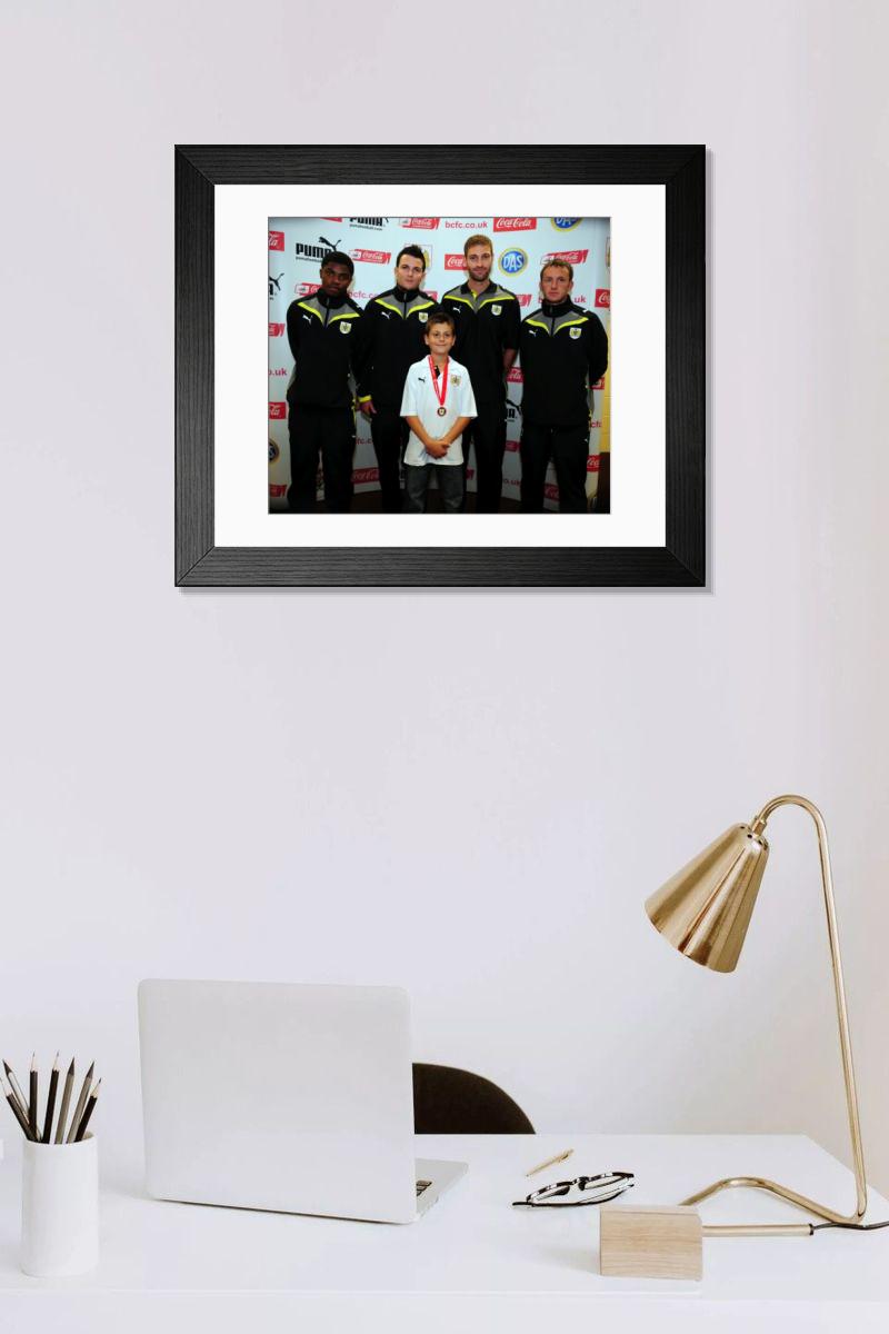 Shown hanging in a room: Modern 14"x12" (36x31cm)