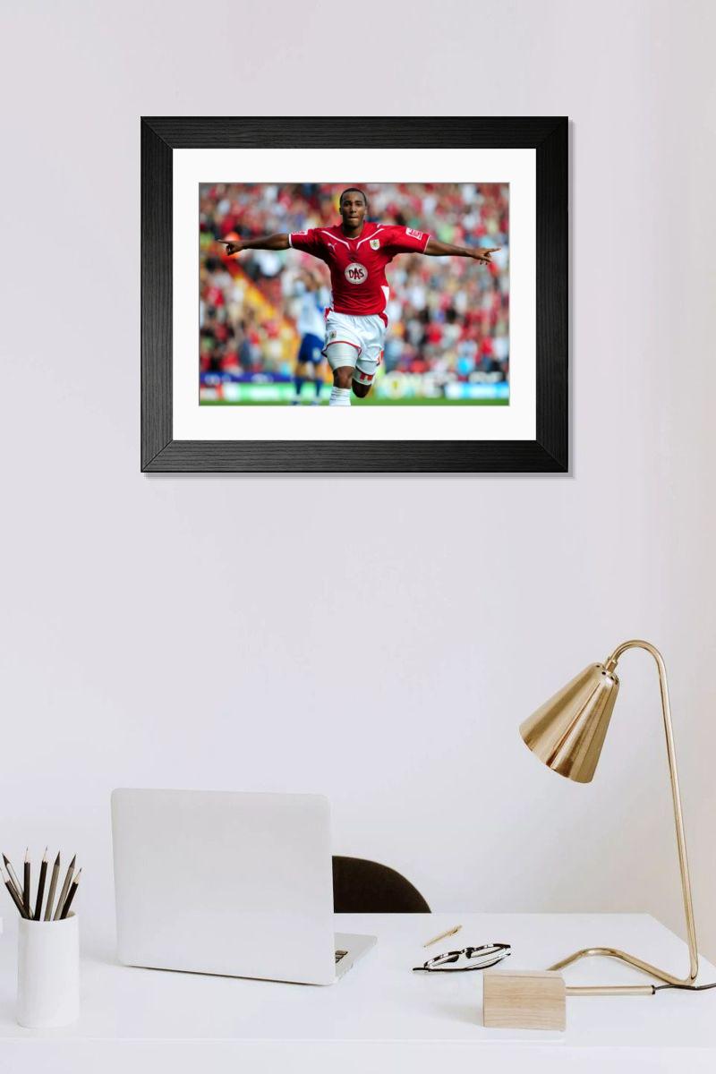Shown hanging in a room: Modern 14"x12" (36x31cm)