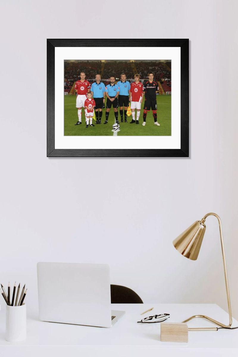 Shown hanging in a room: Modern 14"x12" (36x31cm)