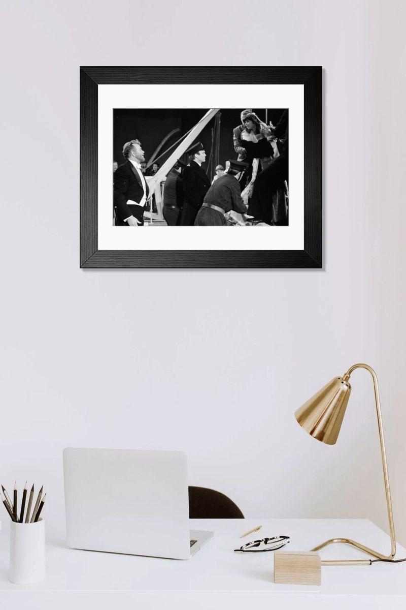 Shown hanging in a room: Modern 14"x12" (36x31cm)