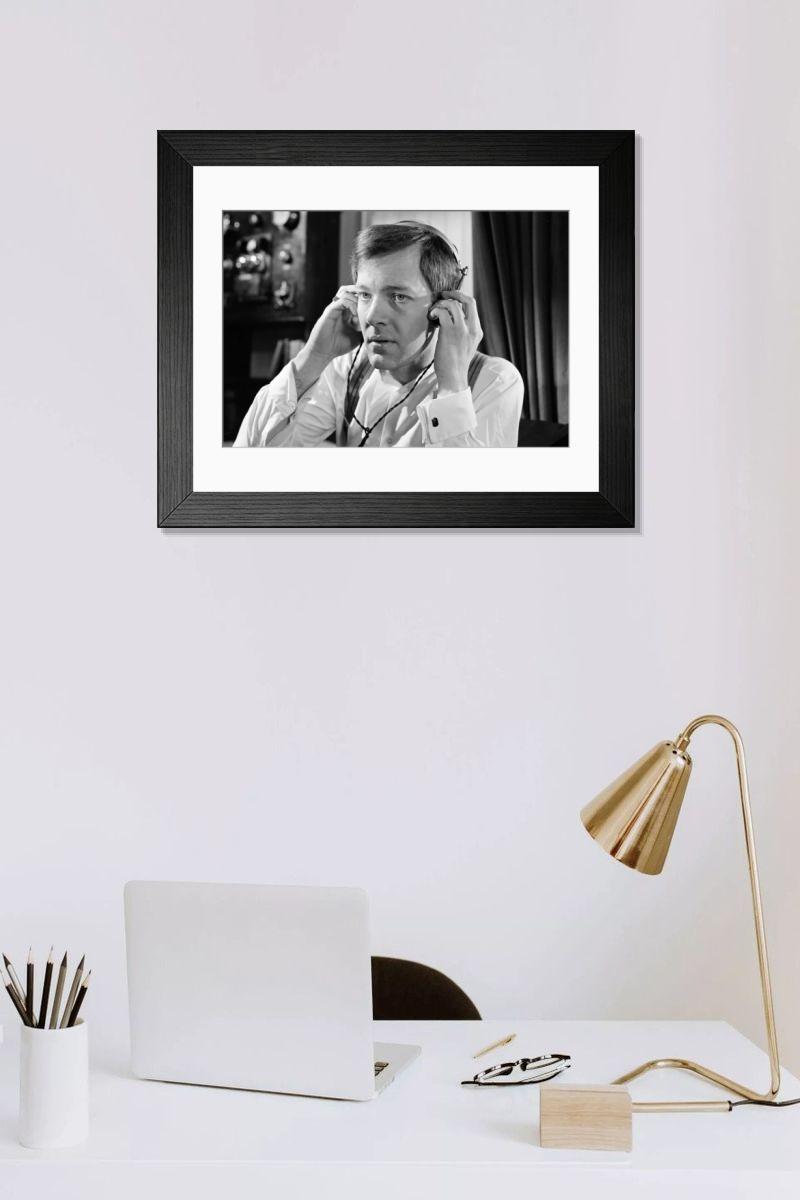 Shown hanging in a room: Modern 14"x12" (36x31cm)