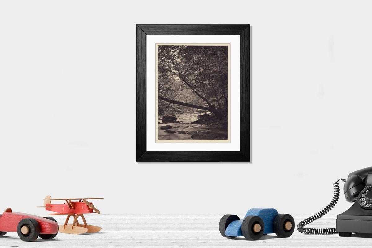 Shown hanging in a room: Modern 14"x12" (36x31cm)