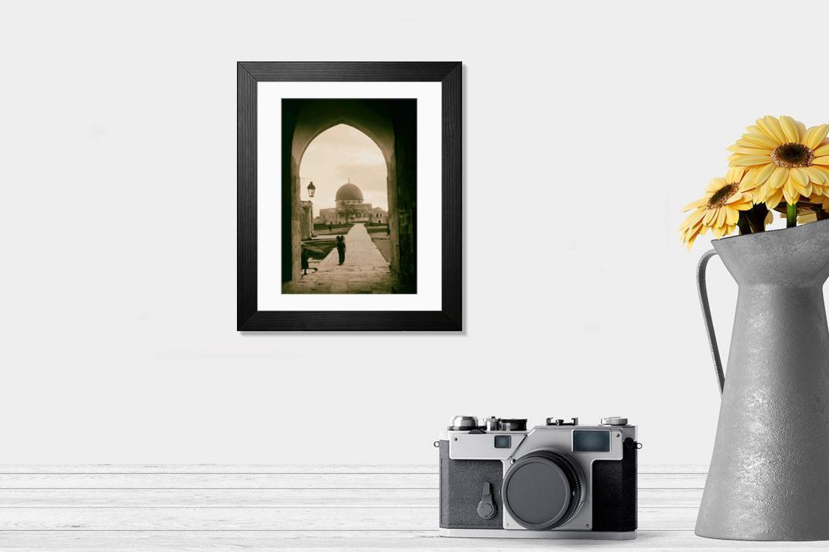 Shown hanging in a room: Modern 14"x12" (36x31cm)