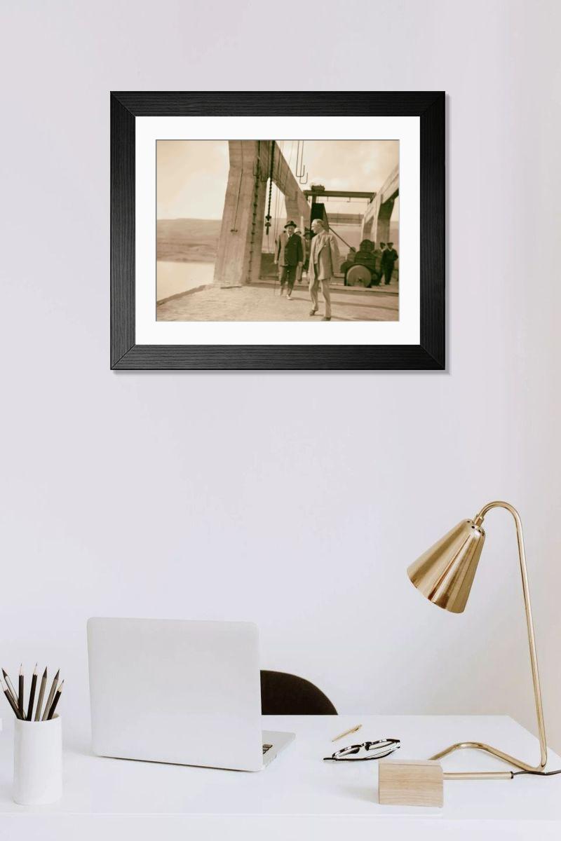 Shown hanging in a room: Modern 14"x12" (36x31cm)