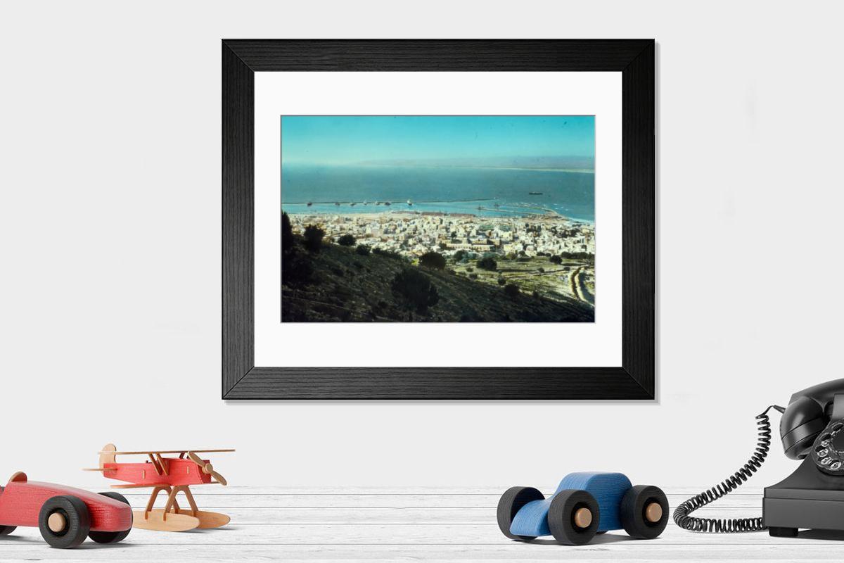 Shown hanging in a room: Modern 14"x12" (36x31cm)