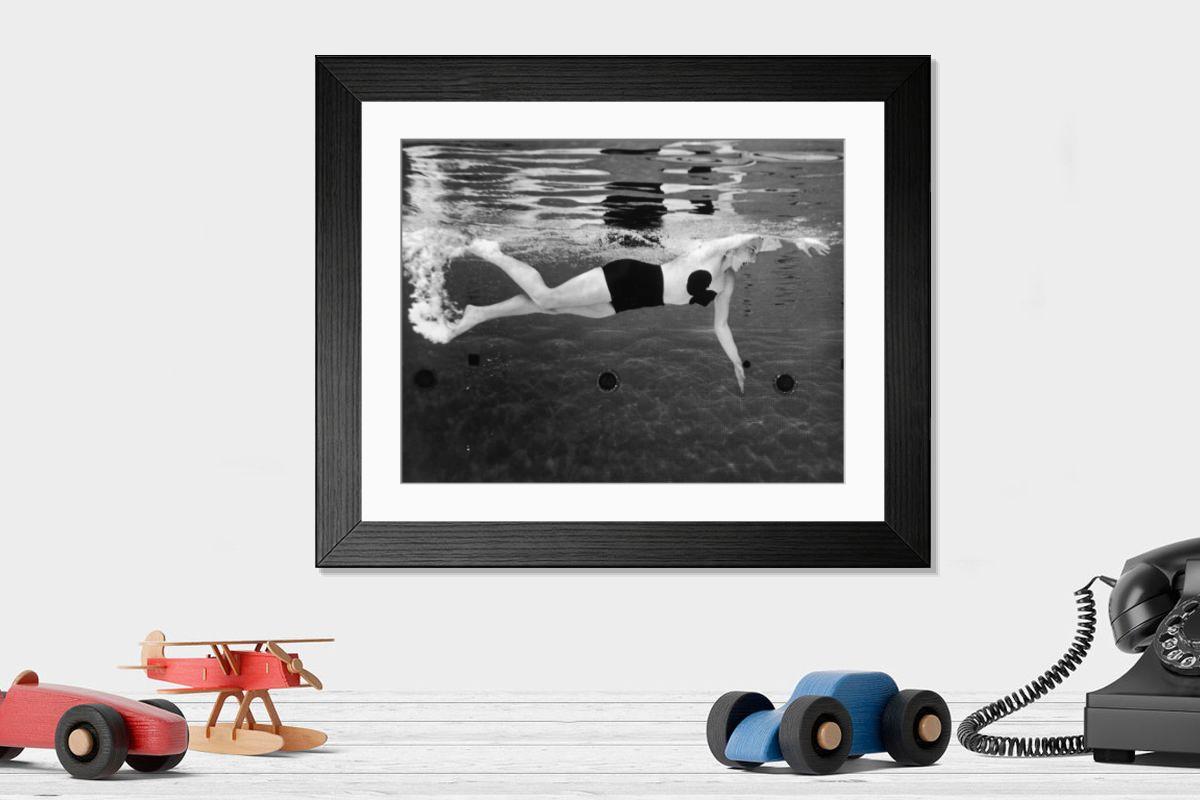 Shown hanging in a room: Modern 14"x12" (36x31cm)