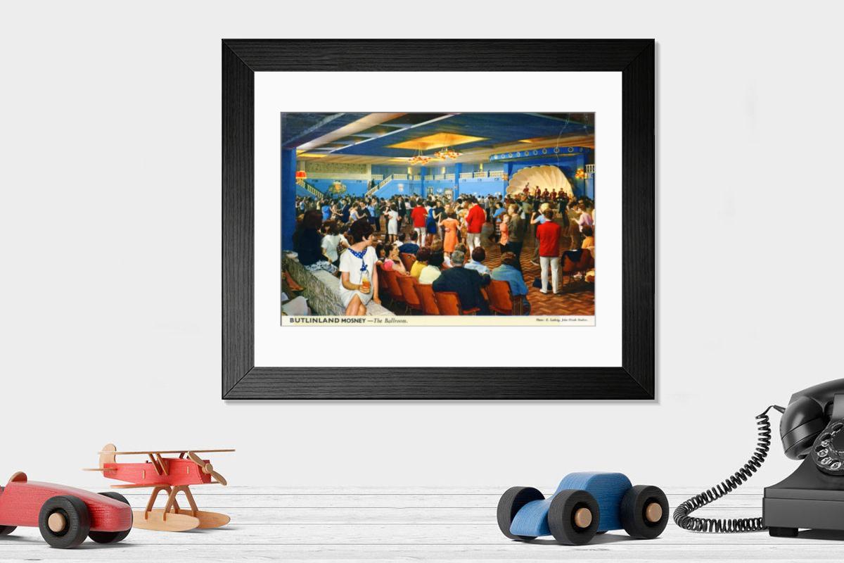 Shown hanging in a room: Modern 14"x12" (36x31cm)