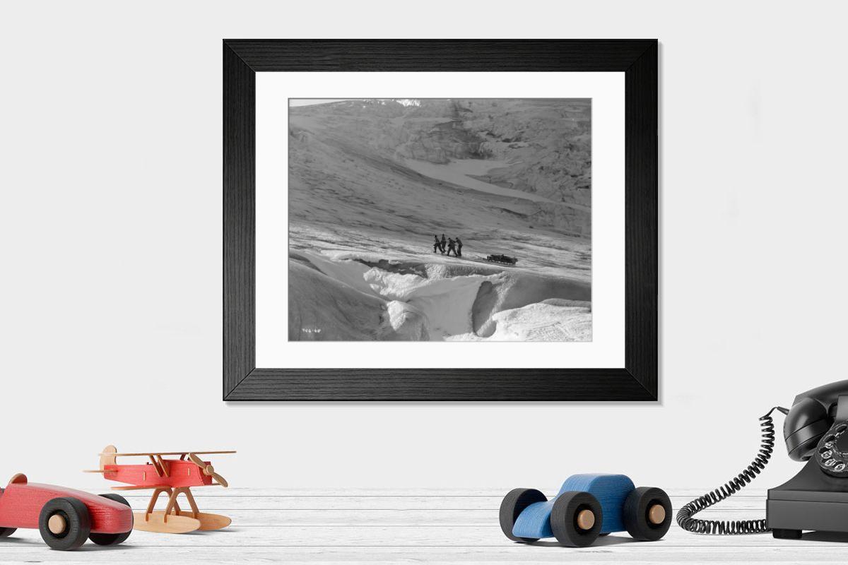 Shown hanging in a room: Modern 14"x12" (36x31cm)