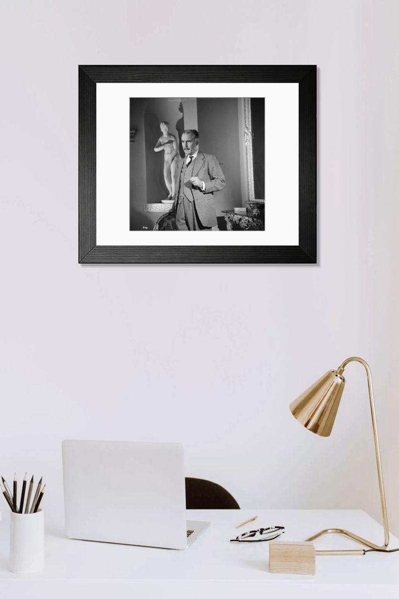 Shown hanging in a room: Modern 14"x12" (36x31cm)