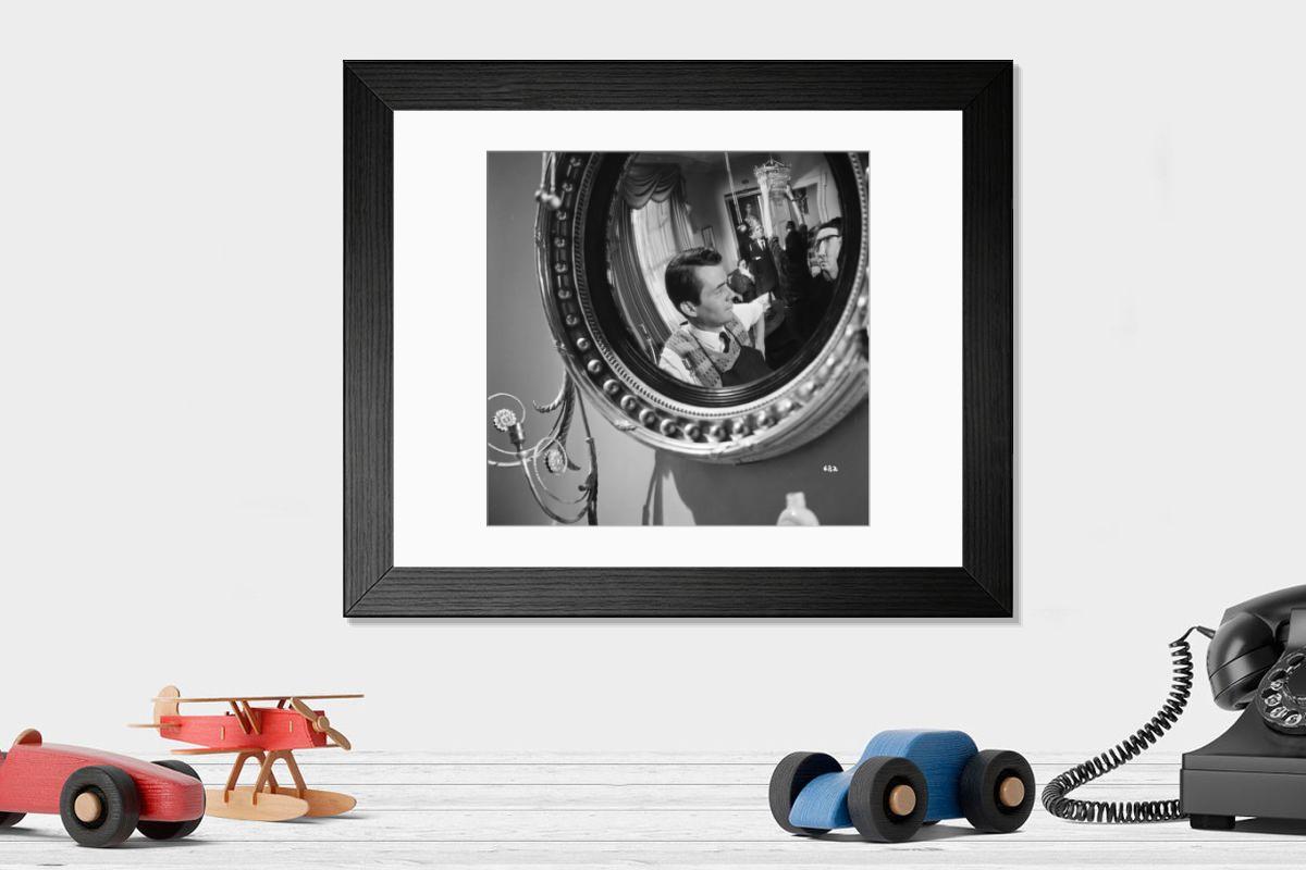 Shown hanging in a room: Modern 14"x12" (36x31cm)