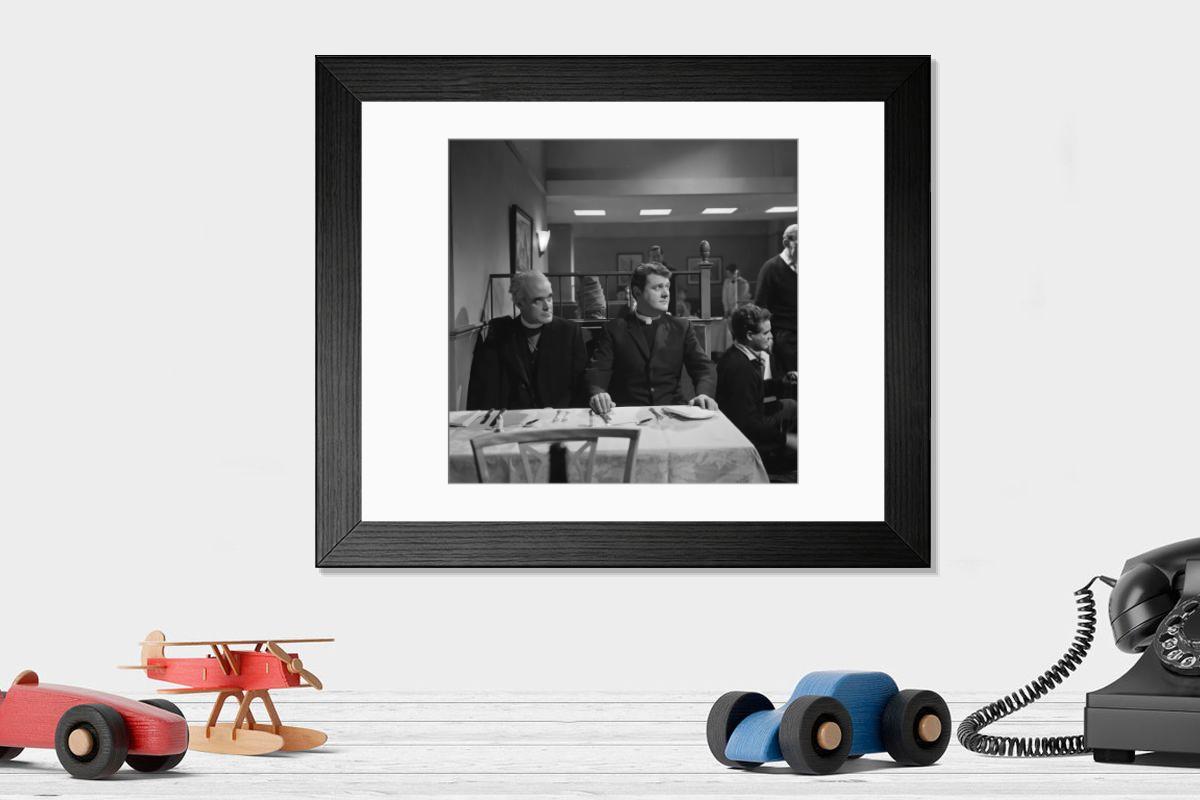 Shown hanging in a room: Modern 14"x12" (36x31cm)