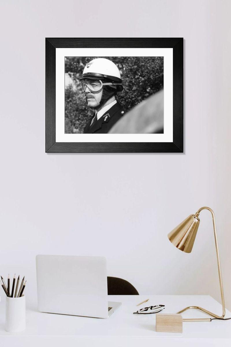 Shown hanging in a room: Modern 14"x12" (36x31cm)