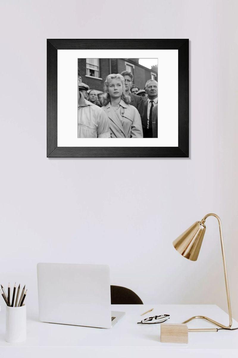 Shown hanging in a room: Modern 14"x12" (36x31cm)
