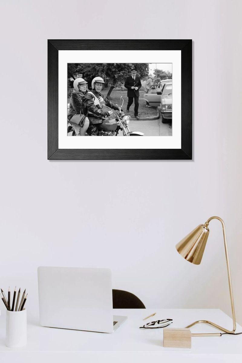 Shown hanging in a room: Modern 14"x12" (36x31cm)