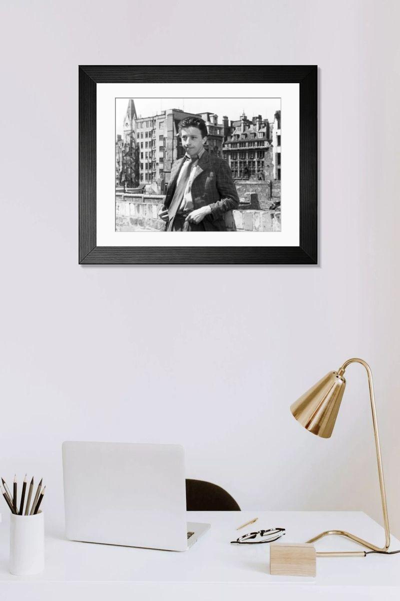 Shown hanging in a room: Modern 14"x12" (36x31cm)