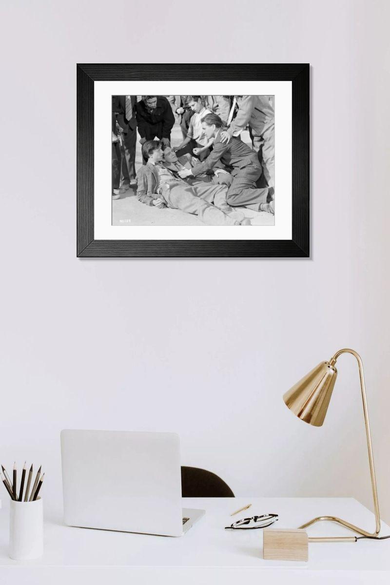 Shown hanging in a room: Modern 14"x12" (36x31cm)