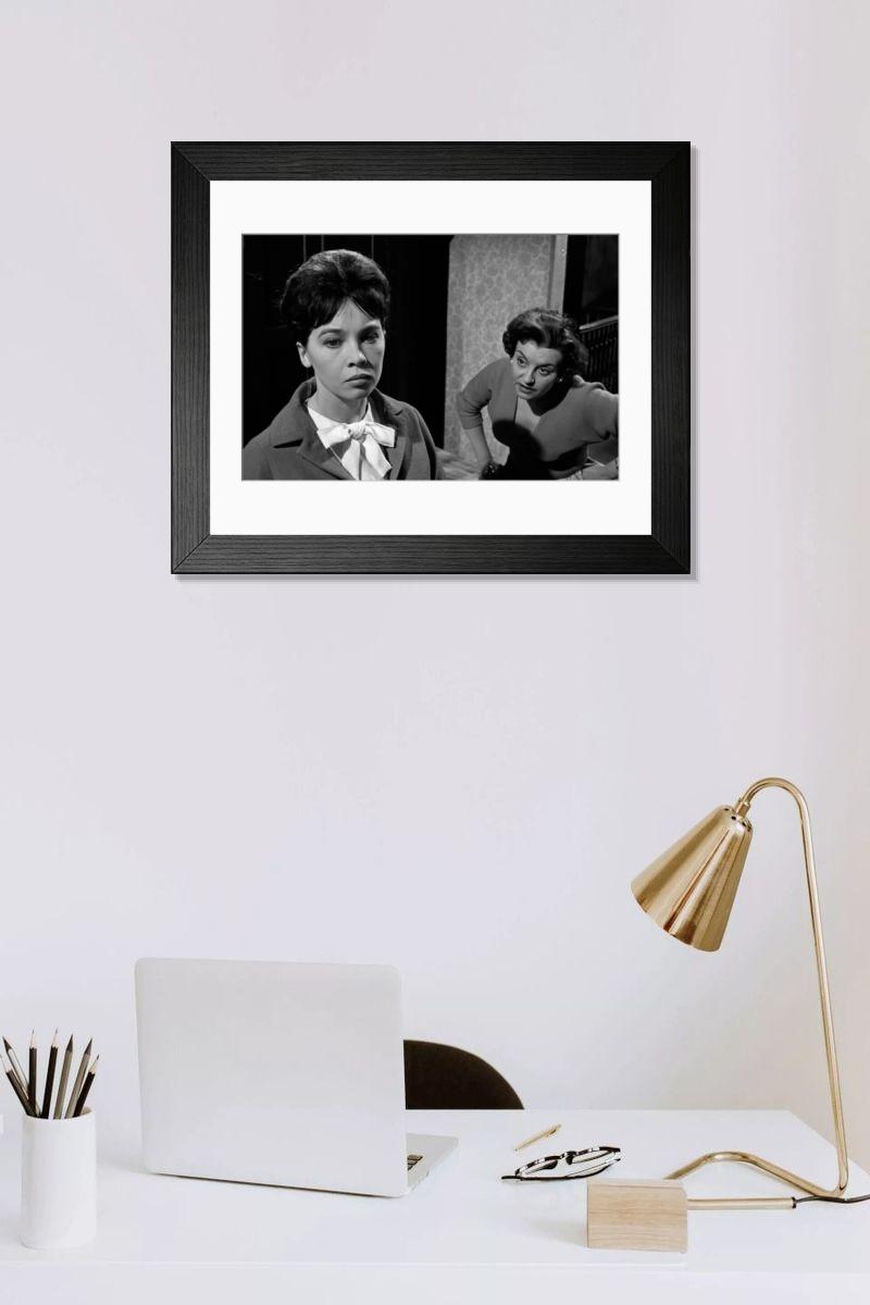 Shown hanging in a room: Modern 14"x12" (36x31cm)