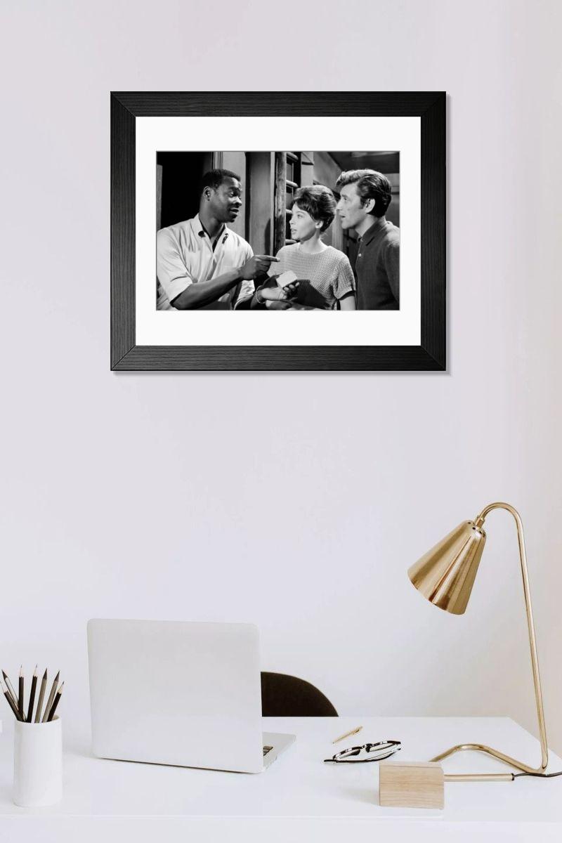 Shown hanging in a room: Modern 14"x12" (36x31cm)