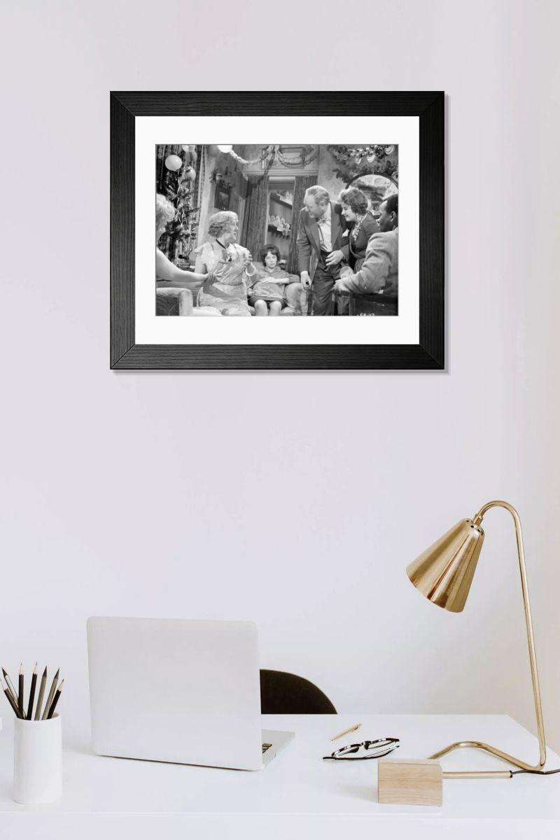 Shown hanging in a room: Modern 14"x12" (36x31cm)