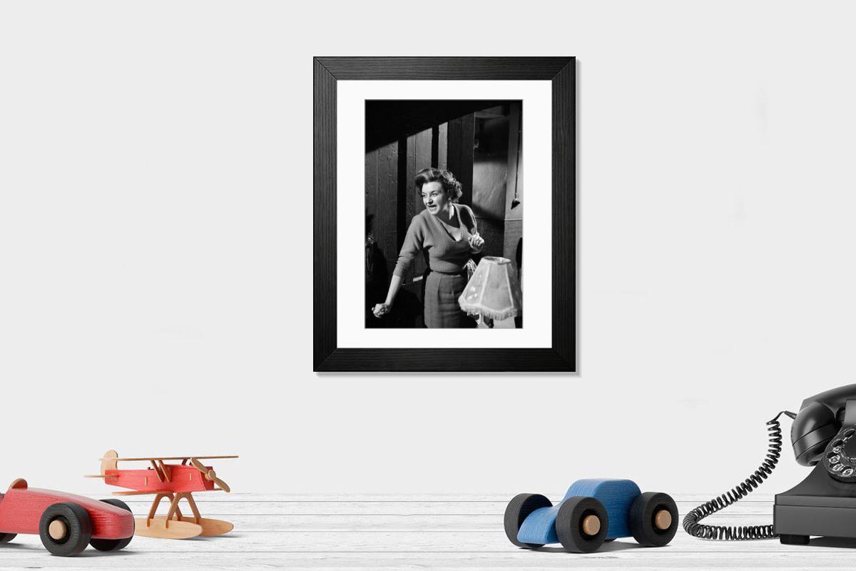 Shown hanging in a room: Modern 14"x12" (36x31cm)