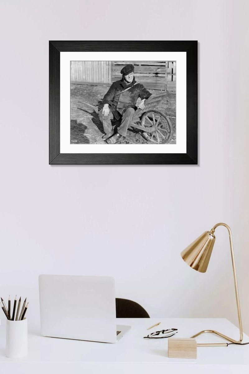 Shown hanging in a room: Modern 14"x12" (36x31cm)