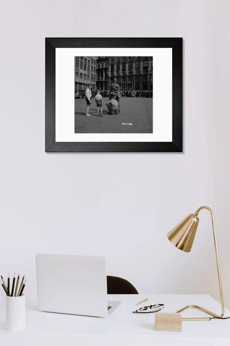 Shown hanging in a room: Modern 14"x12" (36x31cm)