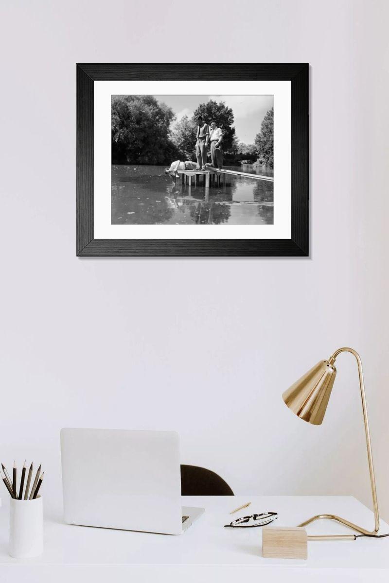 Shown hanging in a room: Modern 14"x12" (36x31cm)