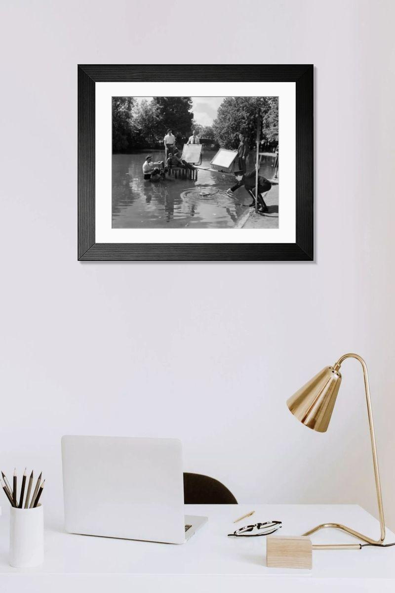 Shown hanging in a room: Modern 14"x12" (36x31cm)