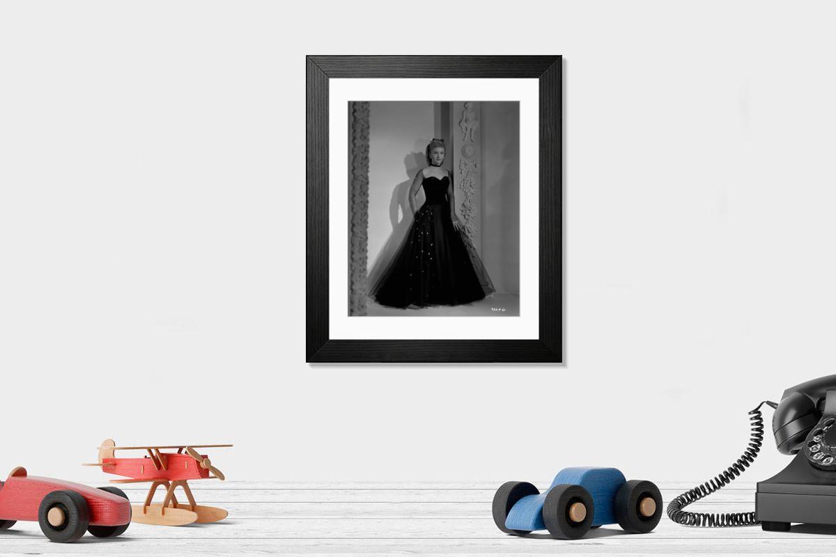 Shown hanging in a room: Modern 14"x12" (36x31cm)
