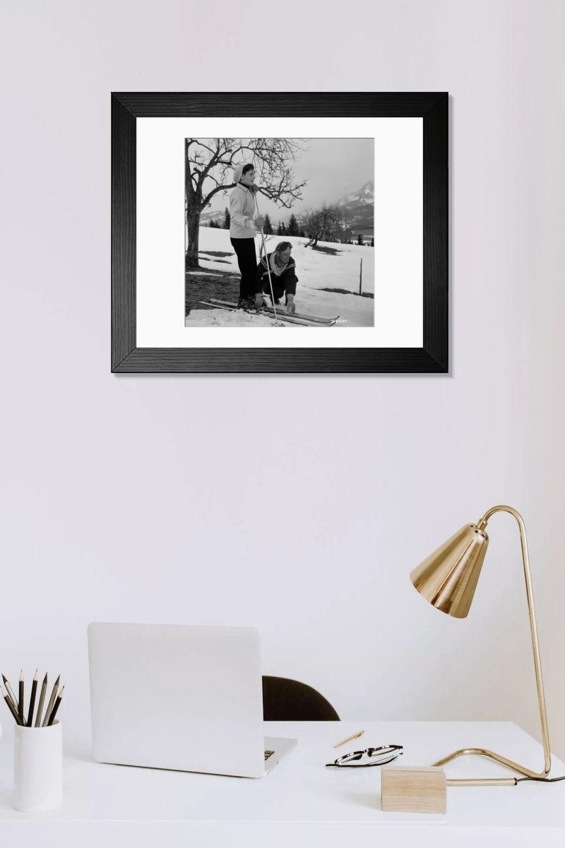 Shown hanging in a room: Modern 14"x12" (36x31cm)
